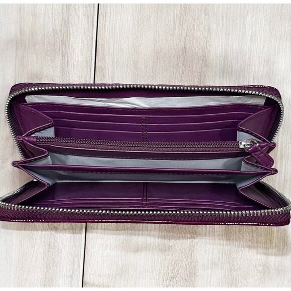 Coach F19711 Soho Buckle Patent Leather Carryall Bag & Buckle Zip Around Wallet - Picture 8 of 15